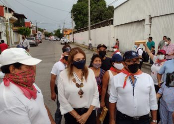 LLEGA FURGÓN AL CEDECO DE LA ESTACIÓN DEL FERROCARRIL