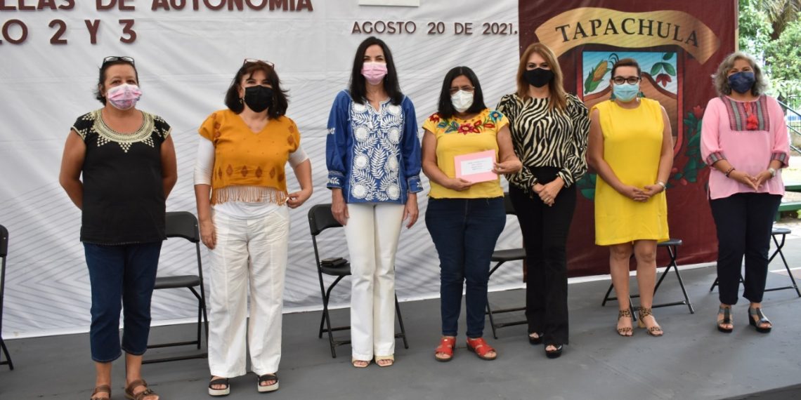 ENTREGAN MICROCRÉDITOS DEL PROGRAMA “SEMILLAS DE AUTONOMÍA” A MUJERES DE TAPACHULA