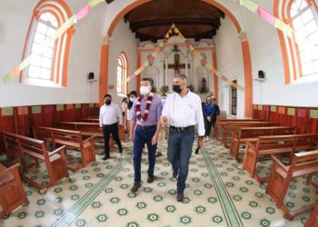 Rutilio Escandón entrega obras en beneficio de habitantes de Tzimol