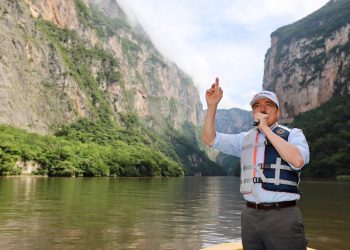Constata Rutilio Escandón trabajos de limpieza permanente en el Cañón del Sumidero