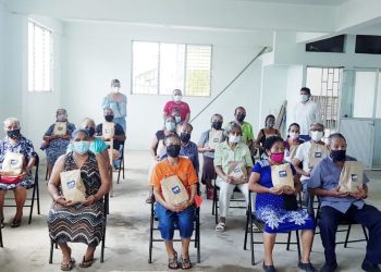 DIF MUNICIPAL IMPARTE PLÁTICA SOBRE DERECHOS DE LOS ADULTOS MAYORES