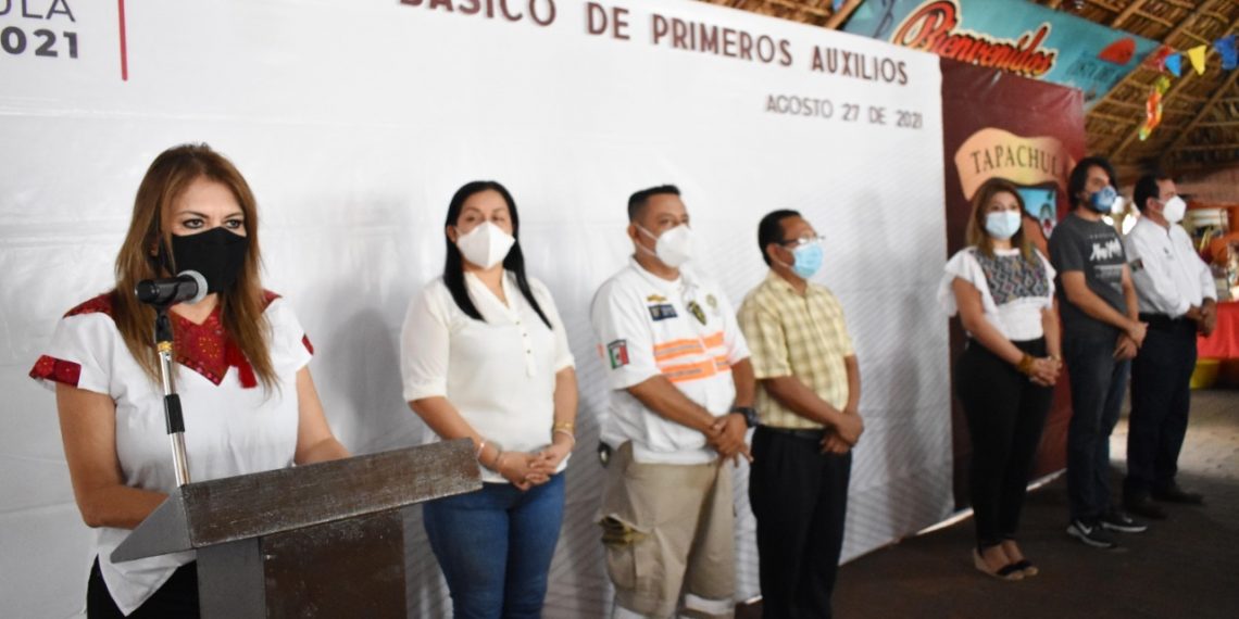 AYUNTAMIENTO CAPACITA A RESTAURANTEROS DE PUERTO MADERO EN MATERIA DE PRIMEROS AUXILIOS