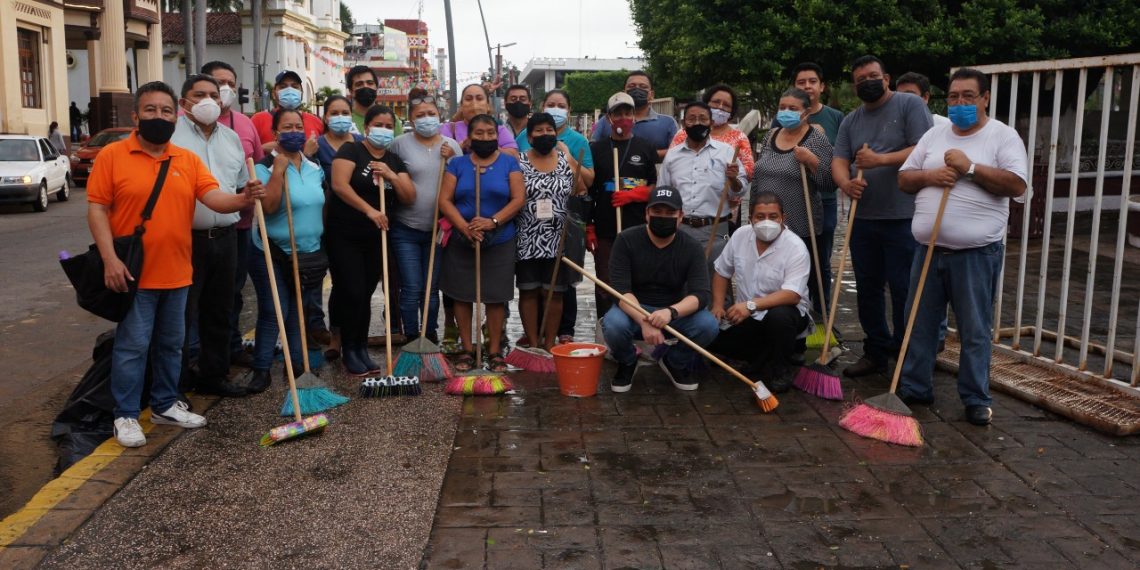 SE REALIZA SANITIZACIÓN Y LIMPIEZA DEL CENTRO DE TAPACHULA