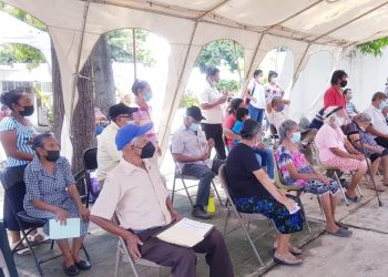 EL INSTITUTO DE BENEFICENCIA PÚBLICA EN COORDINACIÓN CON DIF MUNICIPAL Y DELEGACIÓN DIF REGIONAL ENTREGARON APARATOS AUDITIVOS