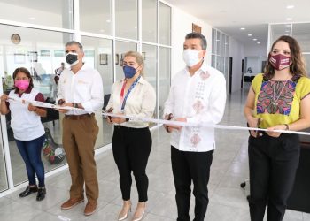 Rutilio Escandón y Aremi Fuentes, medallista olímpica, reinauguran Villa Juvenil del Indeporte