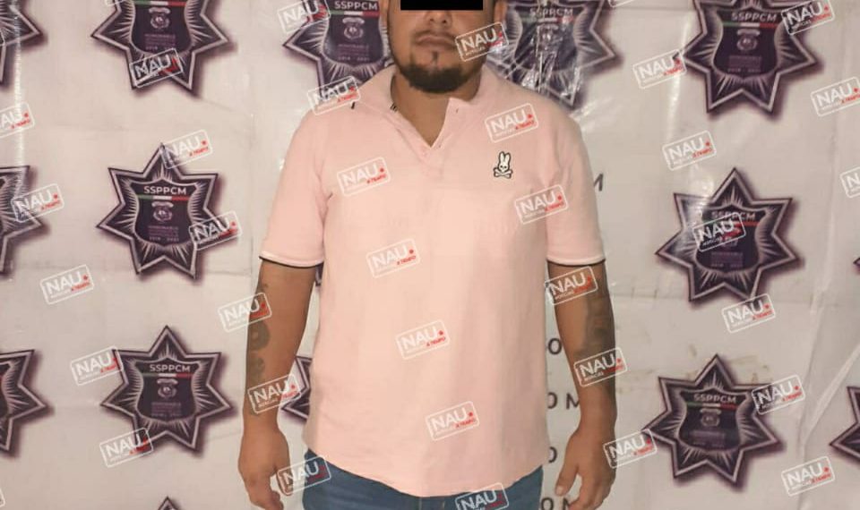 Golpeo a su mujer y le rompió su ropa.