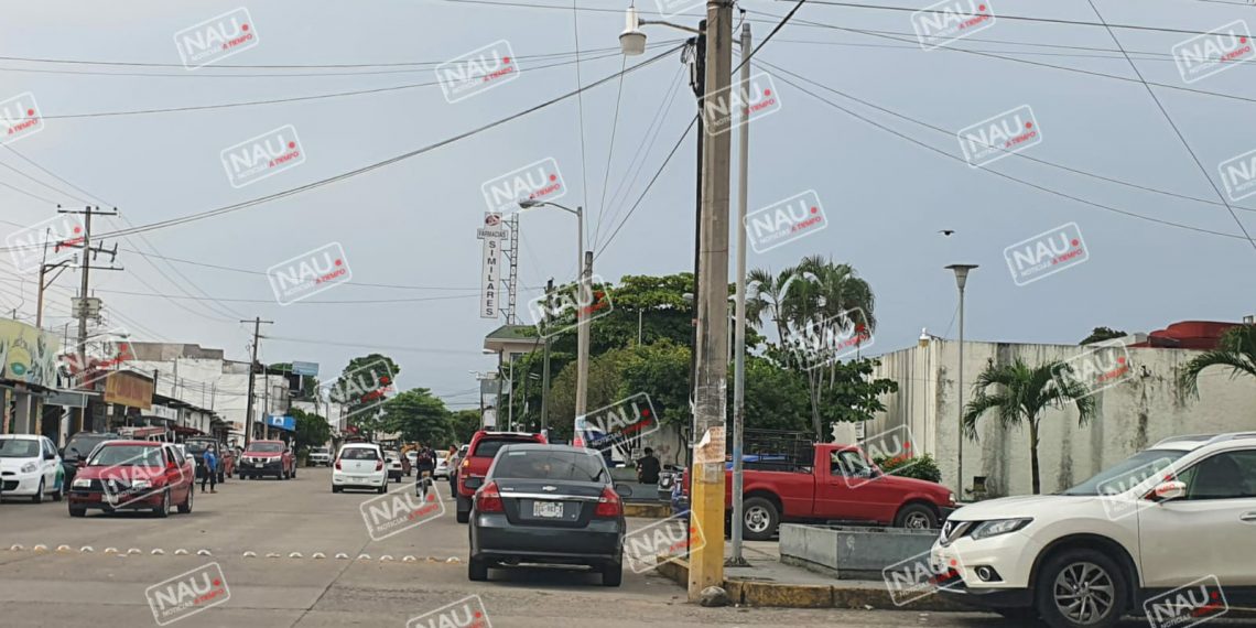 Roban dos vehículos en Tapachula.