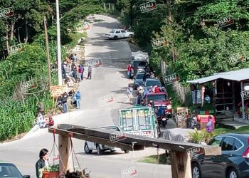 ANUNCIAN BLOQUEO CARRETERO EN TEOPISCA – SAN CRISTOBAL.