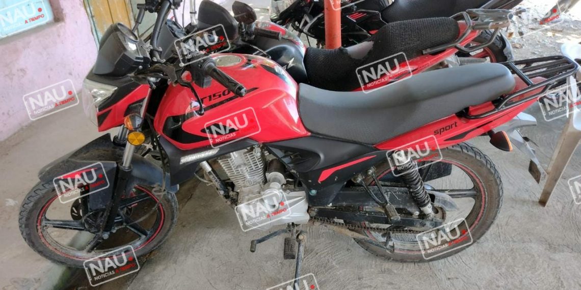 Roban motocicleta en Villa Comaltitlán