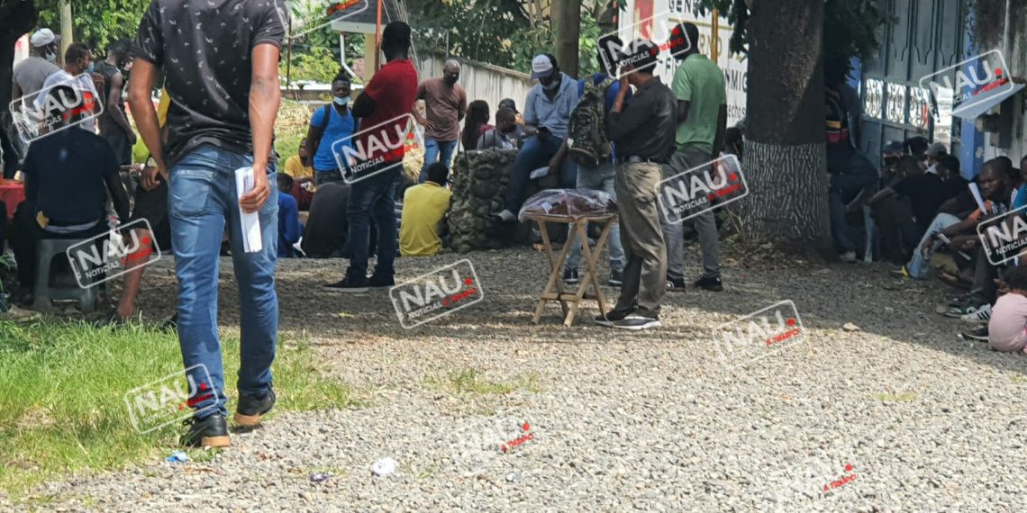 Migrantes extracontinentales denuncia robo de documentos.