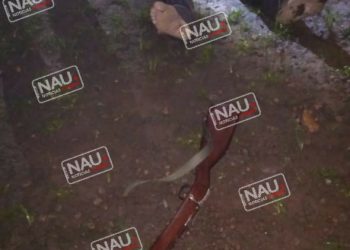 Se metió un balazo con un rifle.