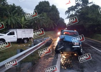 Daños materiales deja accidente por alcance.