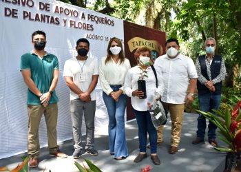 AYUNTAMIENTO DE TAPACHULA ENTREGA APOYOS A PRODUCTORES
