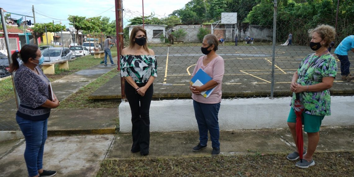 REHABILITAN CANCHA DE PARQUE “LA ANTORCHA”