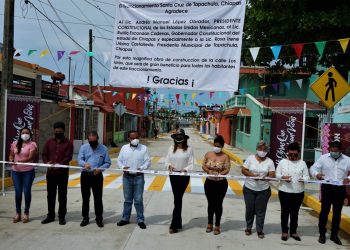 INAUGURAN OBRA DE PAVIMENTACIÓN DE CALLES EN FRACCIONAMIENTO SANTA CRUZ