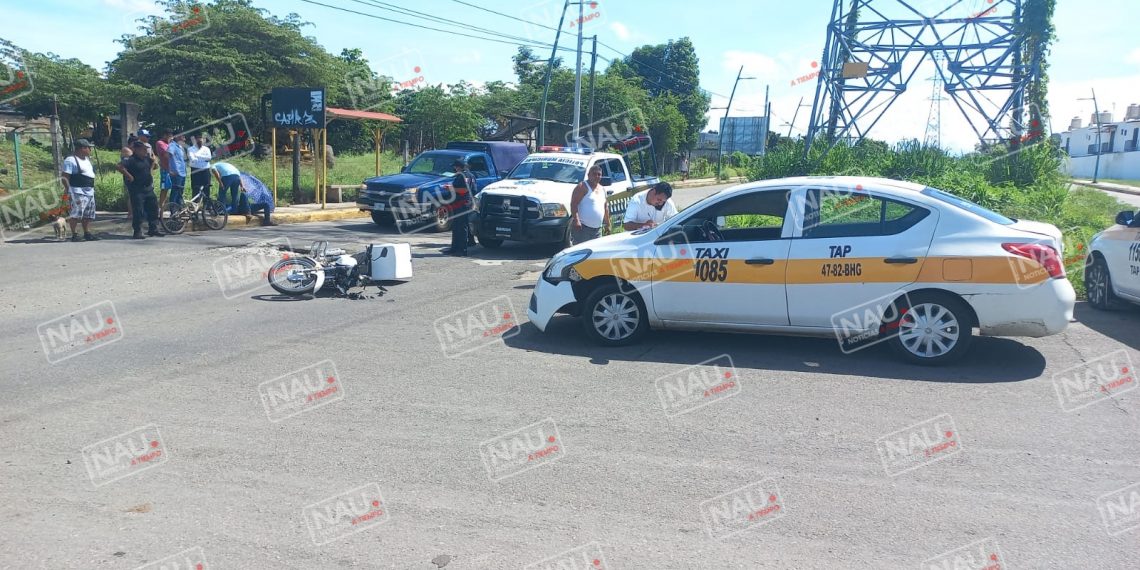 Motociclista arrollado por un taxi