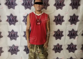 Detienen a uno de tres sujetos que asaltaron a taxista