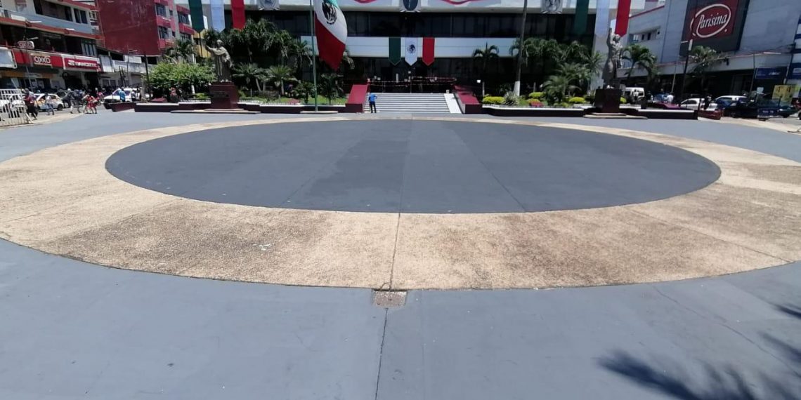 AYUNTAMIENTO DE TAPACHULA DA MANTENIMIENTO AL PARQUE CENTRAL “MIGUEL HIDALGO”