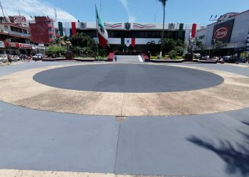 AYUNTAMIENTO DE TAPACHULA DA MANTENIMIENTO AL PARQUE CENTRAL “MIGUEL HIDALGO”