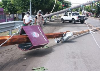 ATIENDE PROTECCIÓN CIVIL AFECTACIONES POR FUERTES VIENTOS EN TAPACHULA