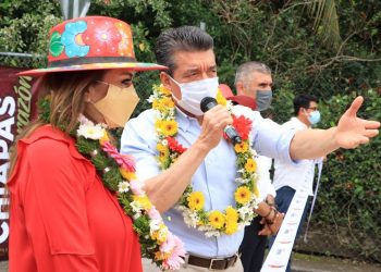 RECONOCE GOBERNADOR RUTILIO ESCANDÓN TRABAJO DE ROSY URBINA