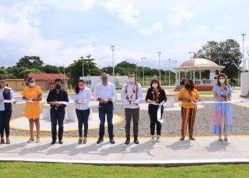 Inaugura Rutilio Escandón construcción de parque público en la localidad Zacualpa, de Villa Comaltitlán