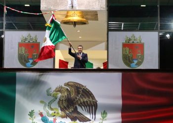 Rutilio Escandón encabeza ceremonia del 211 Aniversario Grito de Independencia
