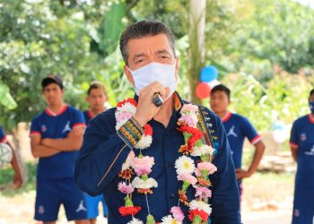 Rutilio Escandón entrega domo, parque y calles en Las Margaritas