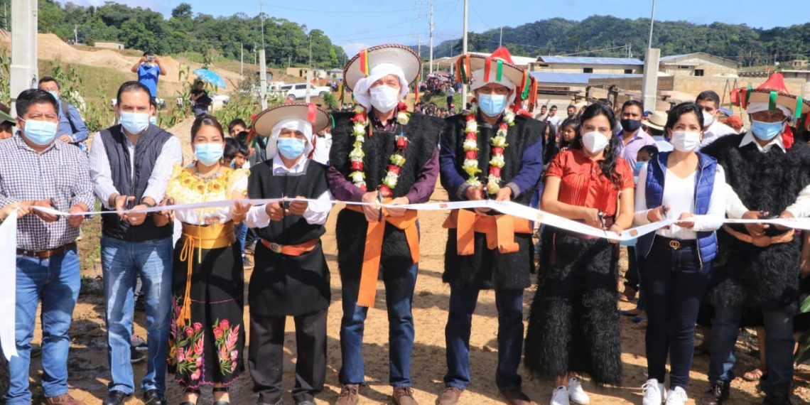En Las Margaritas, inaugura Rutilio Escandón el parque “Tatik Sebastián” del ejido Jerusalén