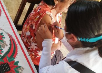 PARTICIPA AYUNTAMIENTO DE TAPACHULA EN CAMPAÑA DE BRIGADEO CASA POR CASA PARA PREVENIR EL COVID-19