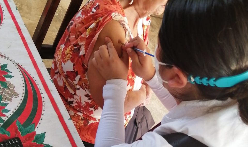 PARTICIPA AYUNTAMIENTO DE TAPACHULA EN CAMPAÑA DE BRIGADEO CASA POR CASA PARA PREVENIR EL COVID-19