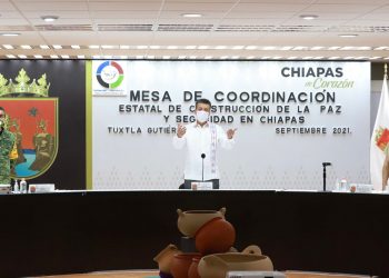 Pide Rutilio Escandón mantener medidas preventivas y acudir a vacunarse contra COVID-19