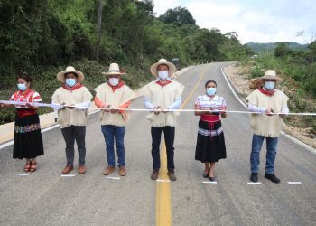 Rutilio Escandón inaugura la modernización y ampliación del camino Chanal-La Mendoza