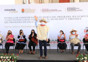 Rutilio Escandón lleva beneficios para el bienestar de mujeres, niñas y niños de Chanal