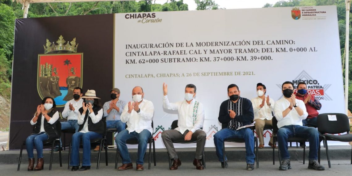 Inaugura Rutilio Escandón modernización y ampliación del camino Cintalapa-Rafael Cal y Mayor