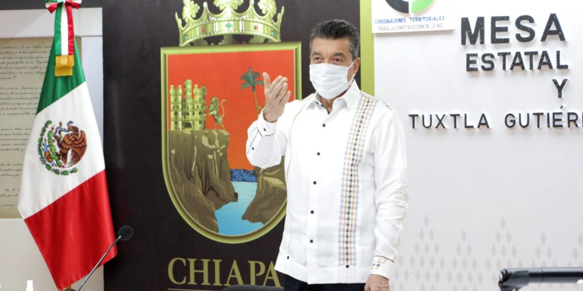 No bajar la guardia, vacunarse y cuidar la salud ante COVID-19, pide Rutilio Escandón