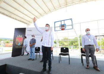 En Suchiapa, Rutilio Escandón inaugura calles, parque, cancha y domo