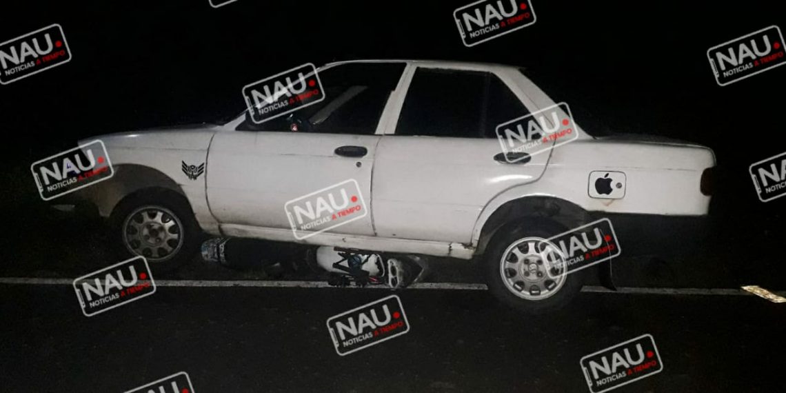 Muere joven mujer que viajaba en una motocicleta.