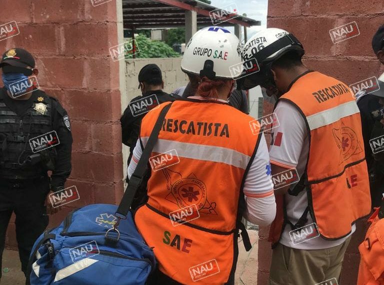 Sexagenario cae del techo de una vivienda en la Colonia Los Lirios.