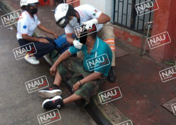 Atiende SAE a persona que cayó de su propia altura.