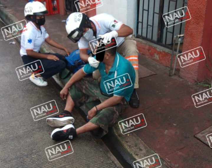 Atiende SAE a persona que cayó de su propia altura.