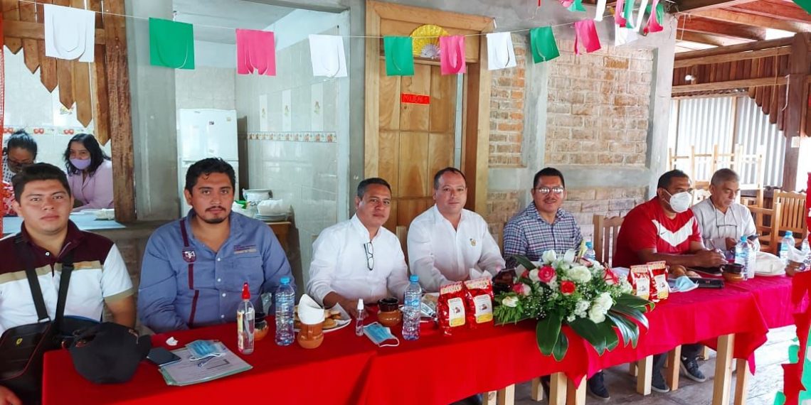 Quien viene haciendo camino para llevar al Progreso  y Desarrollo a su Municipio es el Contador Isaías Verdugo Roblero, Presidente Municipal Electo de la Suiza Chiapaneca.