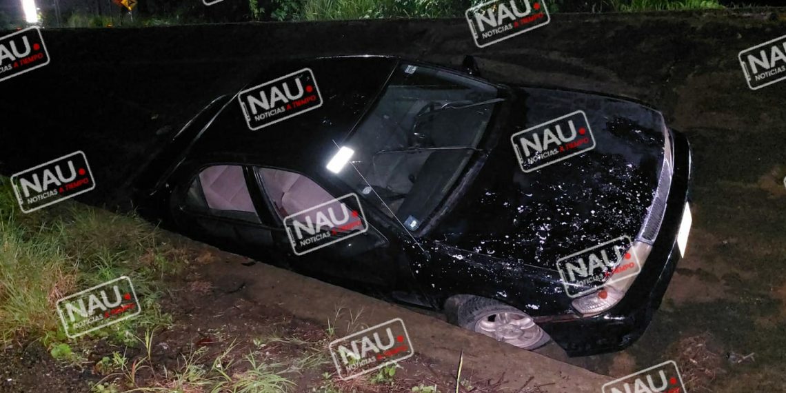 Chocado y abandonado.