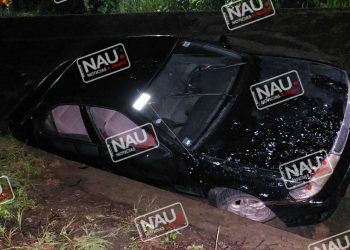 Chocado y abandonado.