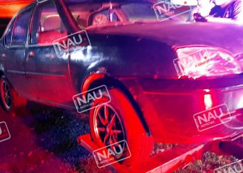 Abandonan vehículo en el libramiento sur.