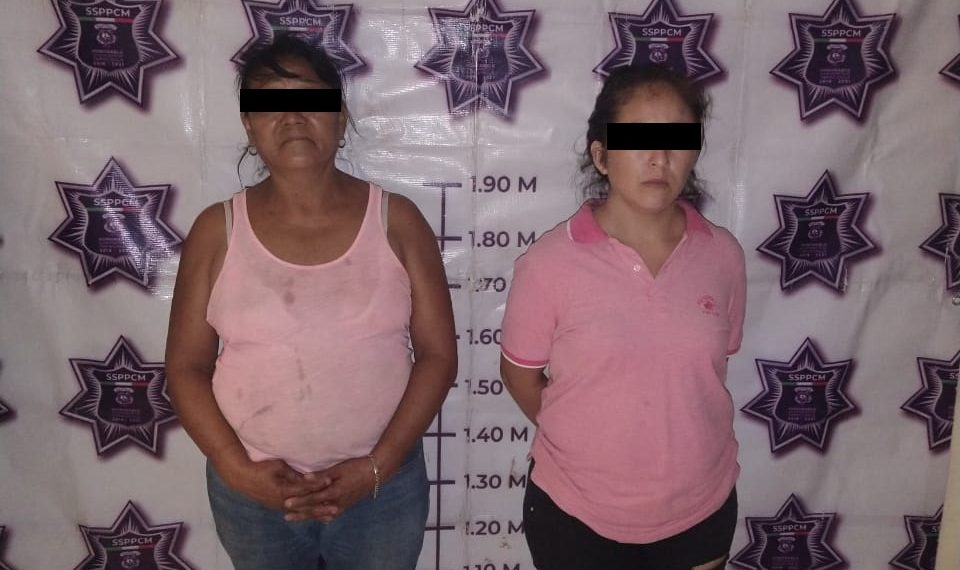 POLICÍAS MUNICIPALES DETIENEN A DOS MUJERES POR RIÑA EN FRACCIONAMIENTO ANDARES DEL SOCONUSCO.