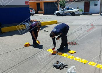 Vialidad municipal coloca reductores de velocidad