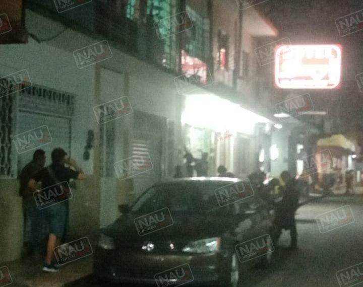 Menores haitianos ocasionan daños a un vehículo en el centro de Tapachula