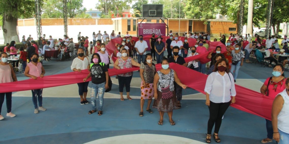 INICIA “BRIGADA ROSA” EN TAPACHULA, PARA SENSIBILIZAR EN LA PREVENCIÓN DEL CÁNCER DE MAMA