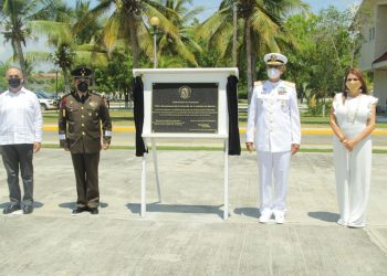ASISTE ALCALDESA DE TAPACHULA A CEREMONIA POR LOS 200 AÑOS DE LA ARMADA DE MÉXICO